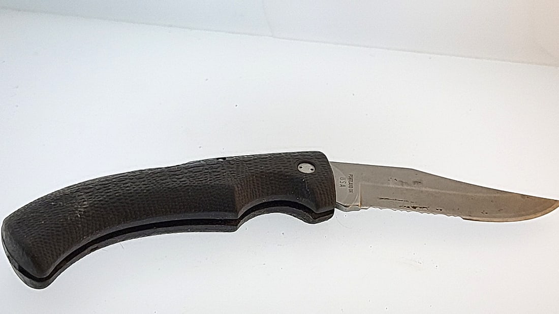 Gerber 650 USA Folding Pocket Knife Black Handle Serrated Blade (1 of 7)