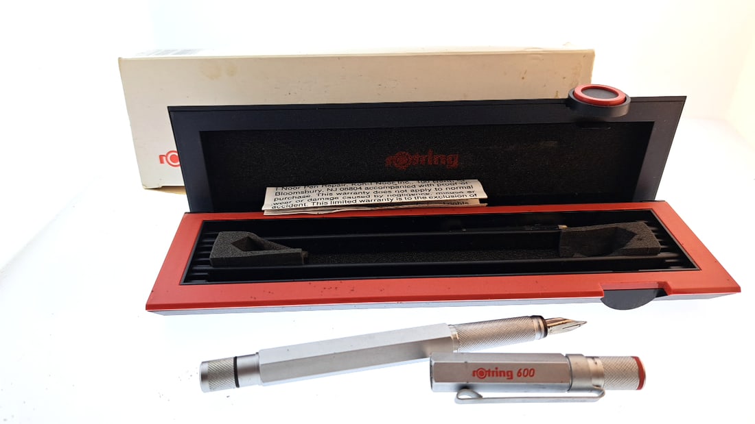 Rotring 600 Silver Fountain Pen with Case - Vintage Collectible Writing Instrument (1 of 7)