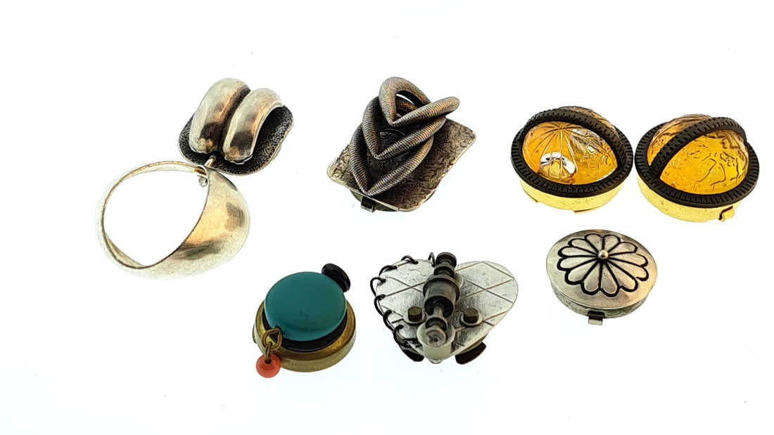 Lot of Mixed Button Covers Modern Baer SF and More: Nice mix of estate goods. The family behind this estate had a high-end gift shop, so there's lots of brand new inventory including a large collection of King and Country, New ACME pens, quality watche