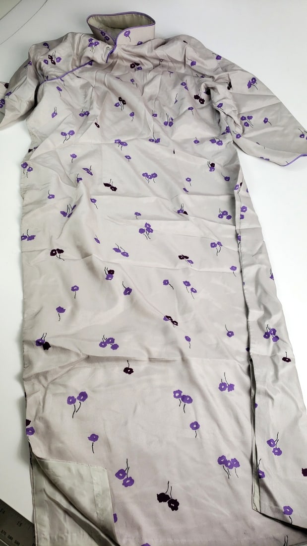 Chinese Silk Chipau Floral Long-Sleeve Light Purple Dress with High Collar: Nice mix of estate goods. The family behind this estate had a high-end gift shop, so there's lots of brand new inventory including a large collection of King and Country, New ACME pens, quality watche