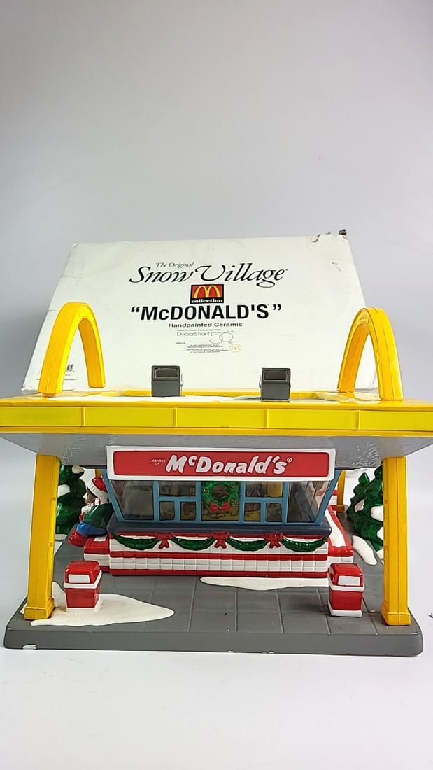 Department 56 Snow Village McDonald's Collection Handpainted Ceramic Building Model (1 of 10)