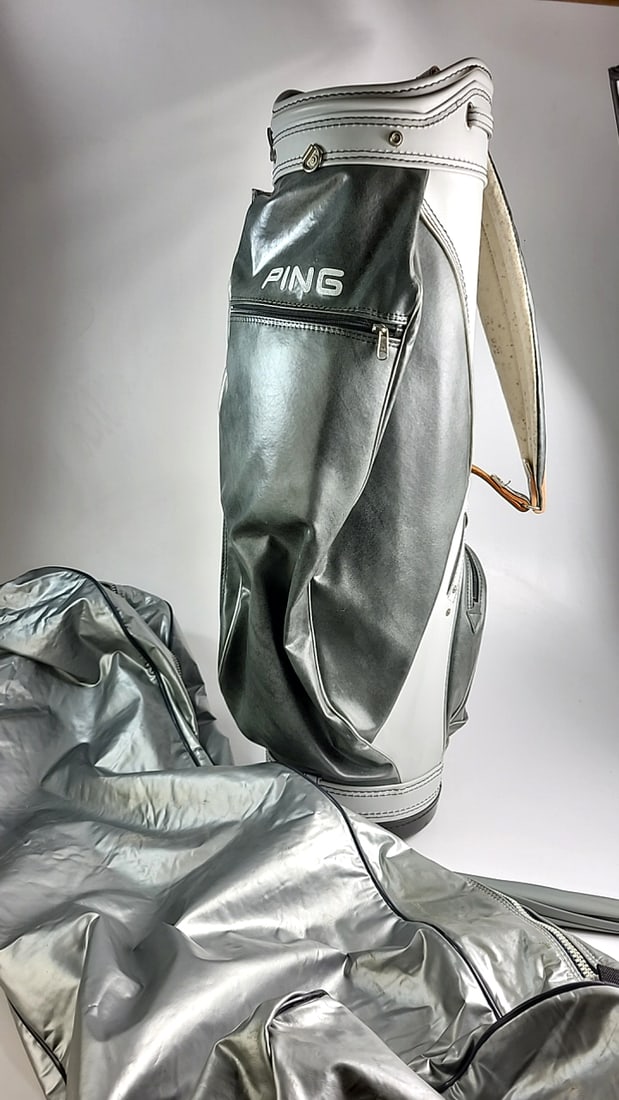 Vintage 1960s PING Golf Bag with Carrying Bag Silver/White Leatherette with Zipper P... (1 of 10)