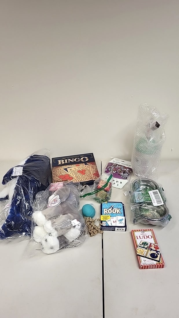 Games & Toys Bundle: Bingo, Rook, Ludo, Hair Wrap, Plush, Green Glass, Bubble Wrap: Fun auction full of great last minute Christmas gear including a large selection of Department 56, brand new toys, games, and houseware.WE OFFER IN HOUSE SHIPPING. Shipping begins the Monday after loc