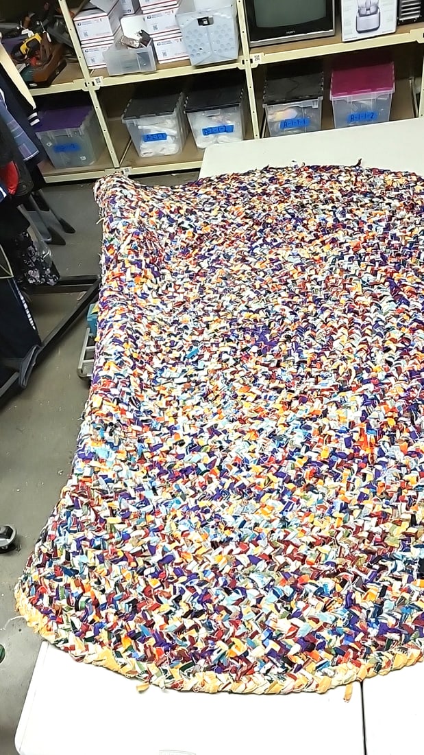 Circular Pendleton Factory Selvage Wool Rug 84": This is a general auction of estate goods. All items as as pictured. Local pick up will be on 3/14 at our warehouse in Sodo (3429 Airport Way S) from 10am-1pm. Items not picked up will be subjec