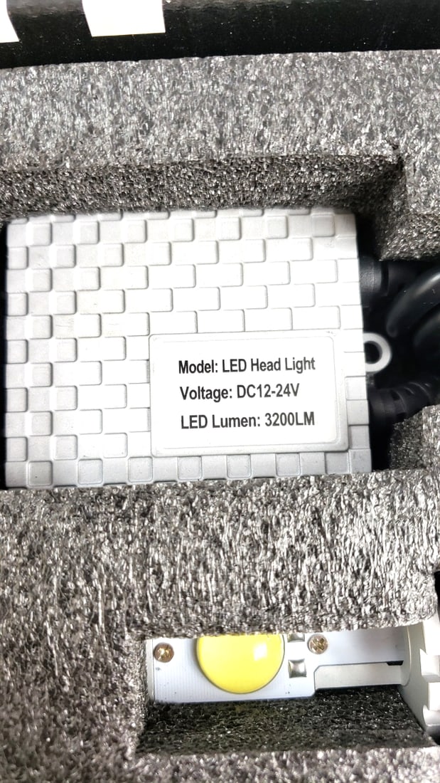 Lot of 2 LED Headlight 3200Lm 4HL-D1 High Power Chip Energy Saving Auto Light Set - 3