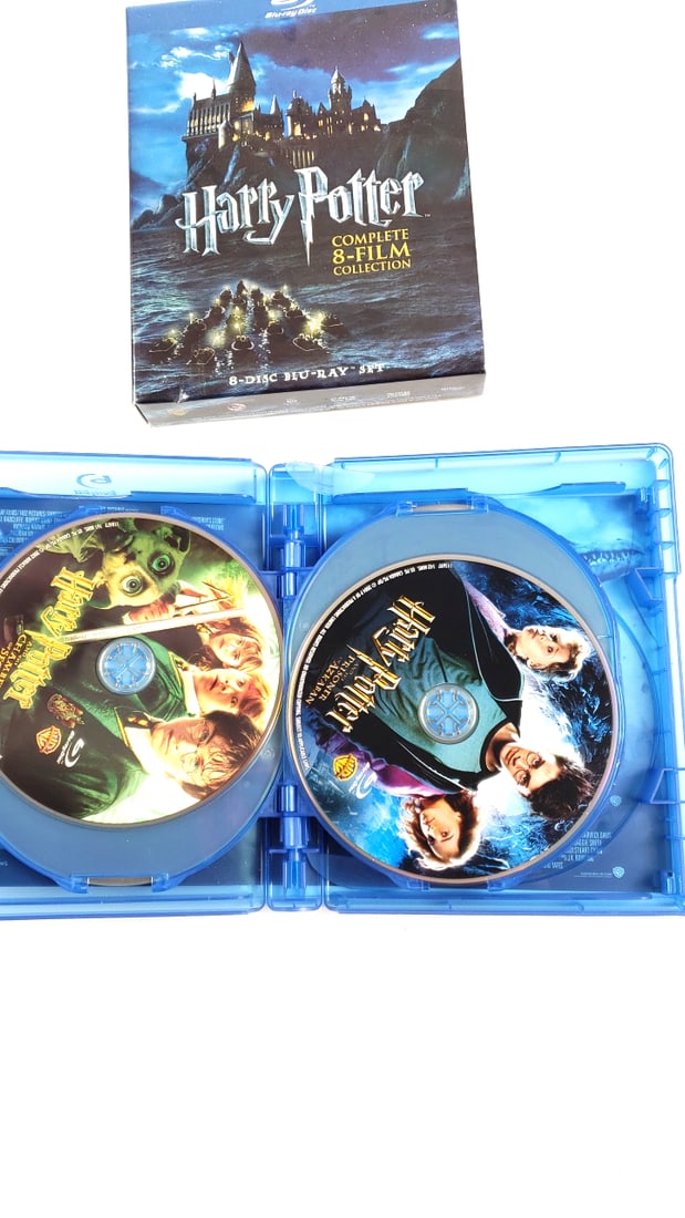Harry Potter 8-Film Collection Blu-Ray Set Hogwarts Castle Artwork Warner Bros. - 2