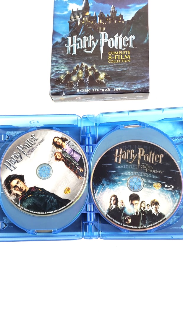 Harry Potter 8-Film Collection Blu-Ray Set Hogwarts Castle Artwork Warner Bros. - 3
