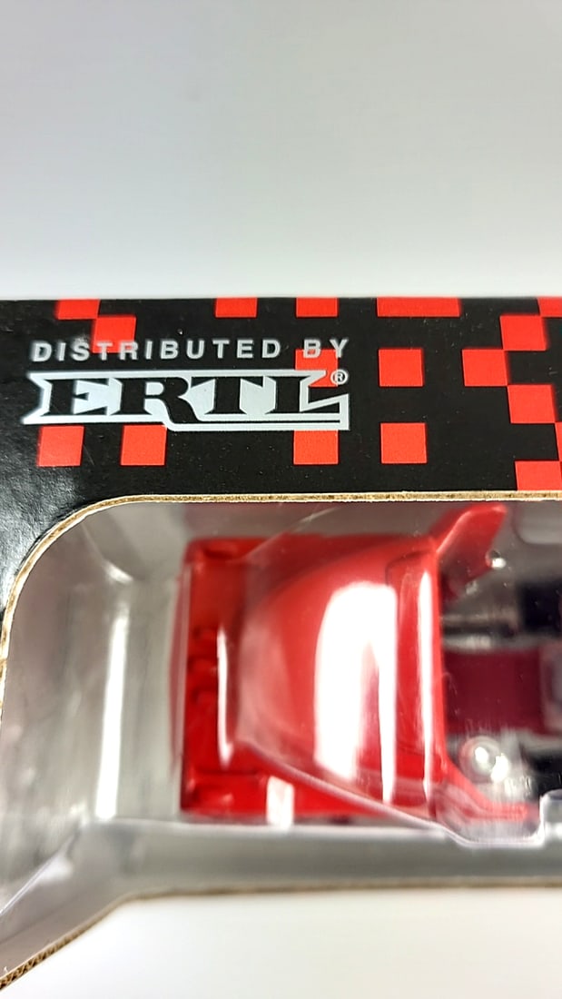 ERTL Red Diecast Coca Cola Toy Truck Model Collectible Display Box: This is a general auction of estate goods. All items as as pictured. Local pick up will be on 3/14 at our warehouse in Sodo (3429 Airport Way S) from 10am-1pm. Items not picked up will be subjec