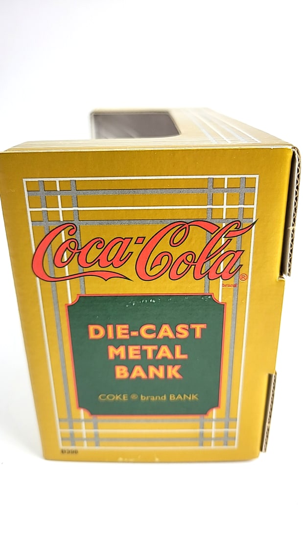 ERTL & Coca-Cola Die-Cast Metal Bank Red Tank Car Model Truck Vintage Collectible Display - 2