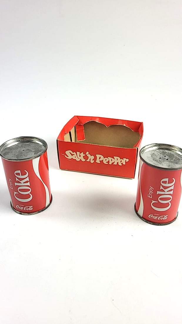 Vintage Coca-Cola Coke Can Salt & Pepper Shakers Red with Box Collectible Retro Decor: This is a general auction of estate goods. All items as as pictured. Local pick up will be on 3/14 at our warehouse in Sodo (3429 Airport Way S) from 10am-1pm. Items not picked up will be subjec