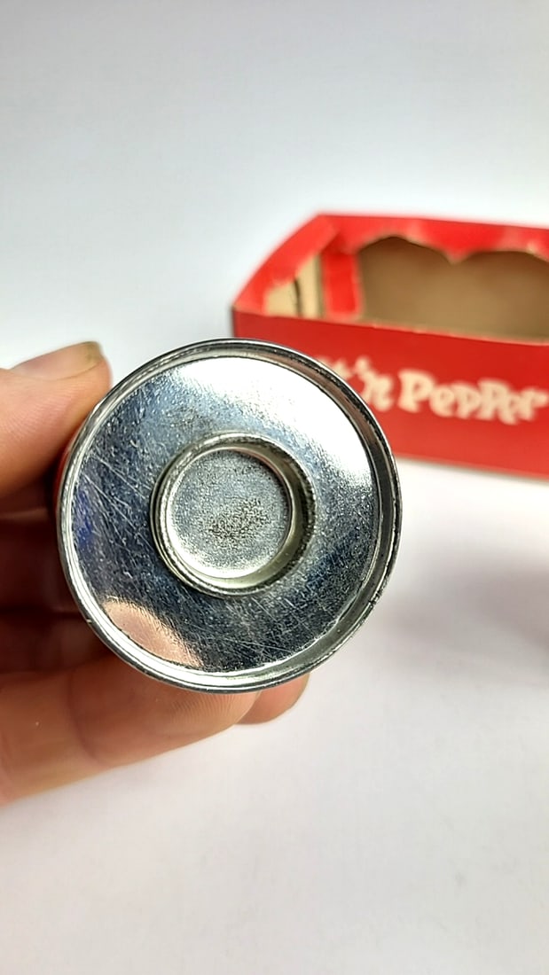 Vintage Coca-Cola Coke Can Salt & Pepper Shakers Red with Box Collectible Retro Decor - 5