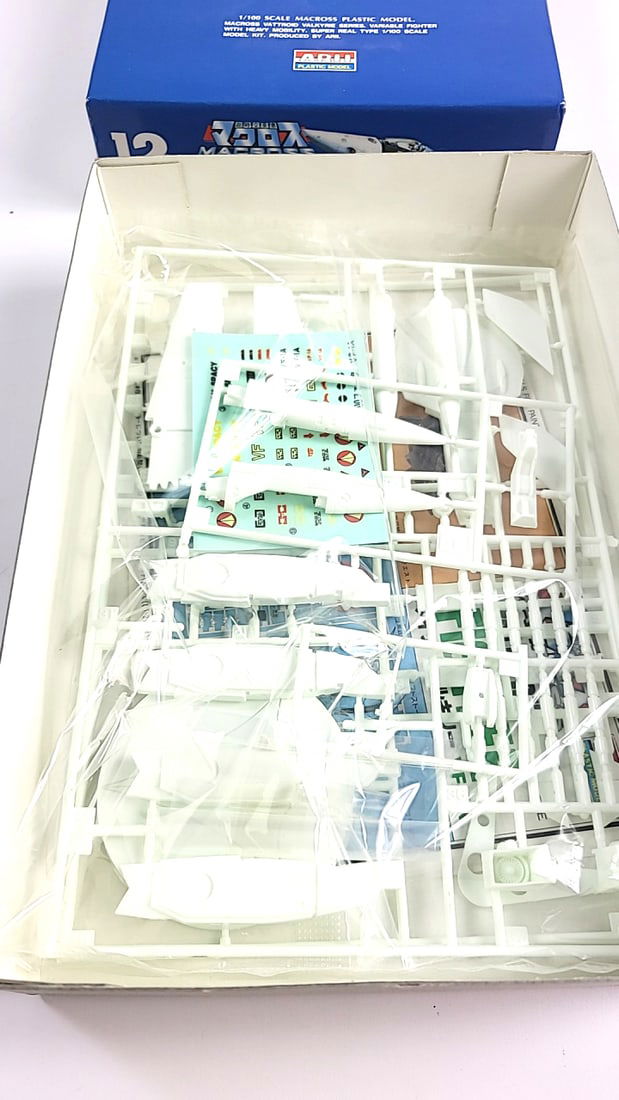 Arii Macross Fighter VF-1A Model Kit Blue Box Anime Valkyrie Series NEW - 2