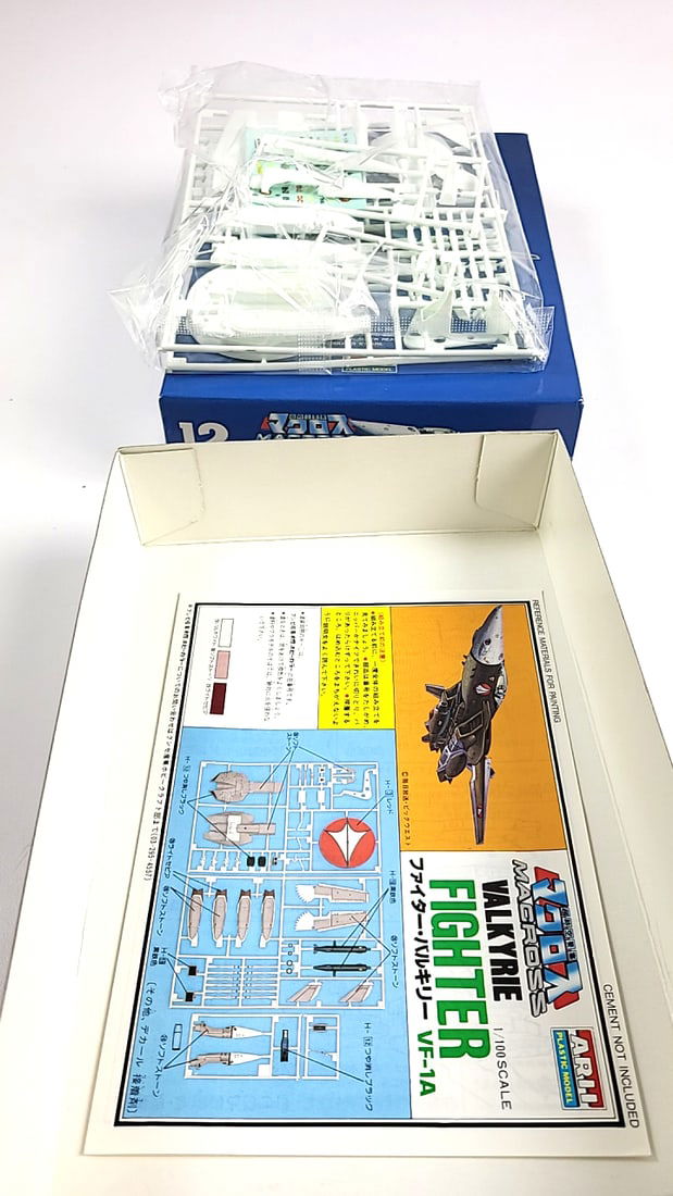 Arii Macross Fighter VF-1A Model Kit Blue Box Anime Valkyrie Series NEW - 3