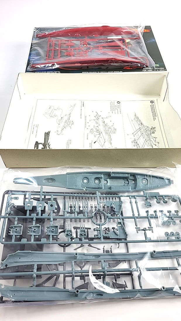 Star Blazers Space Cruiser Argo Model Kit by Yoshiunuro Nishizaki - Assembly Required - 2