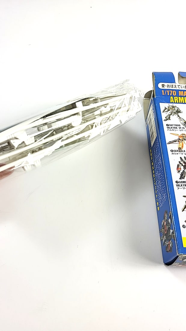 Macross Armored VF-1A Model Kit NEW 1/170 Scale ARII Plastic Model Japan Anime Robot Gray - 4