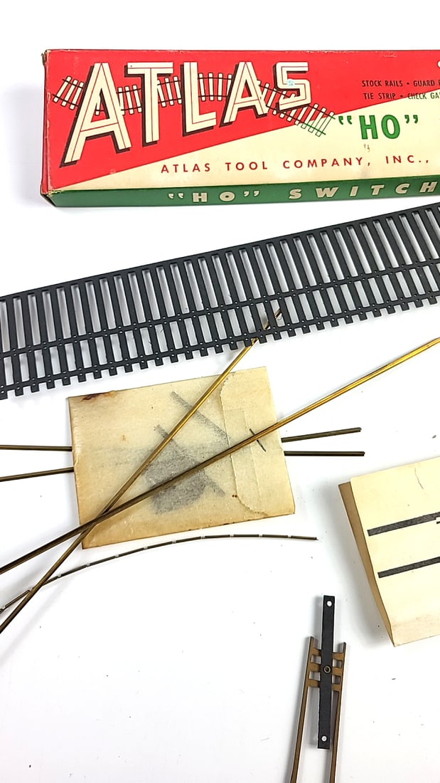 Lot of 2 Atlas HO Switch Kit Model Railroad Track Parts Red Vintage New Jersey Tool Company - 3