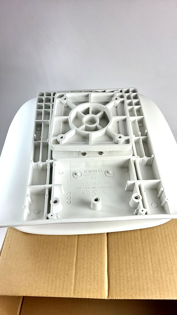 Tempress T4400 FISH-ON! White All Weather Seat Shell w/ Quick Disconnect Mount - 4