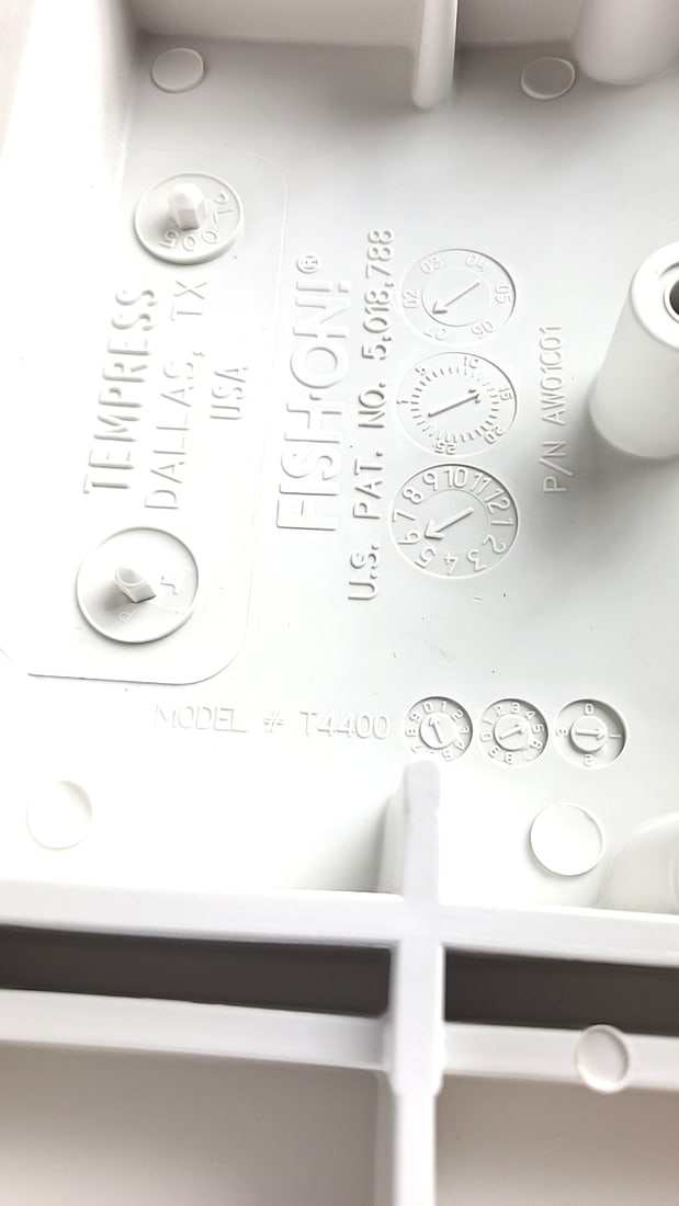 Tempress T4400 FISH-ON! White All Weather Seat Shell w/ Quick Disconnect Mount - 6