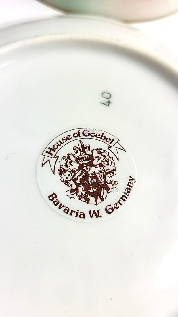 House of Goebel Porcelain Floral Tea Cup Set with Saucers - Pastel Green & Gold Trim - 6 Pieces - 7