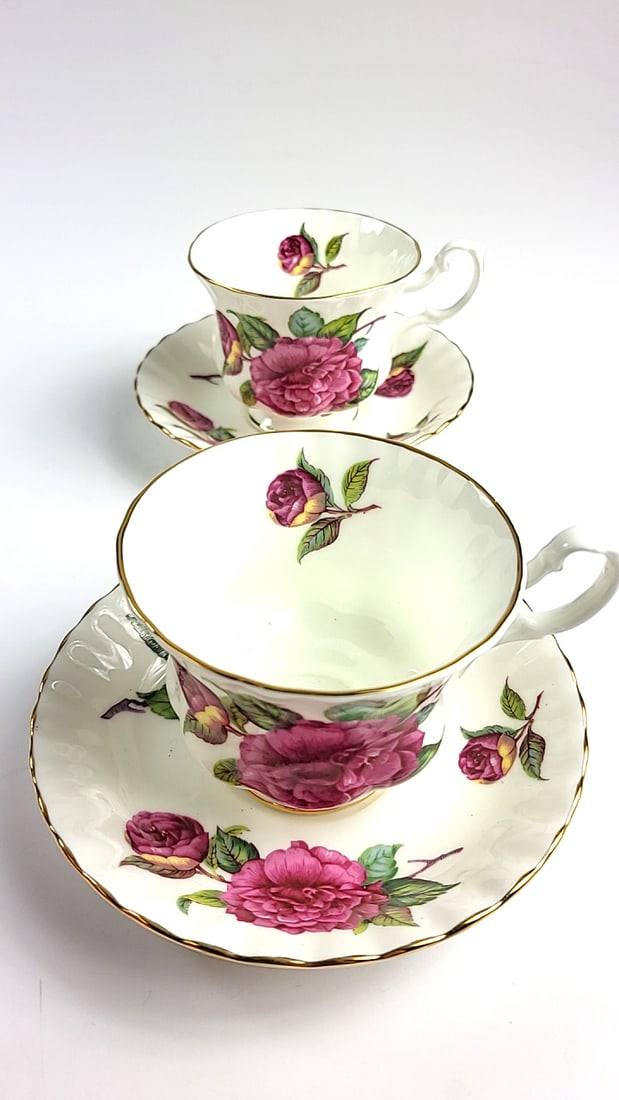 Royal Albert Bone China Tea Cup Set with Saucers, Rose Pattern, Gold Rim, Floral Design (1 of 8)