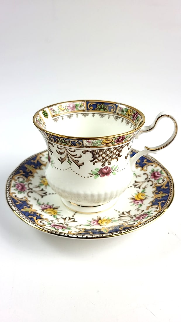 Queens Rosina China Kenilworth Vintage Porcelain Tea Cup Saucer Set Floral Gold Trim Ornate Design (1 of 6)
