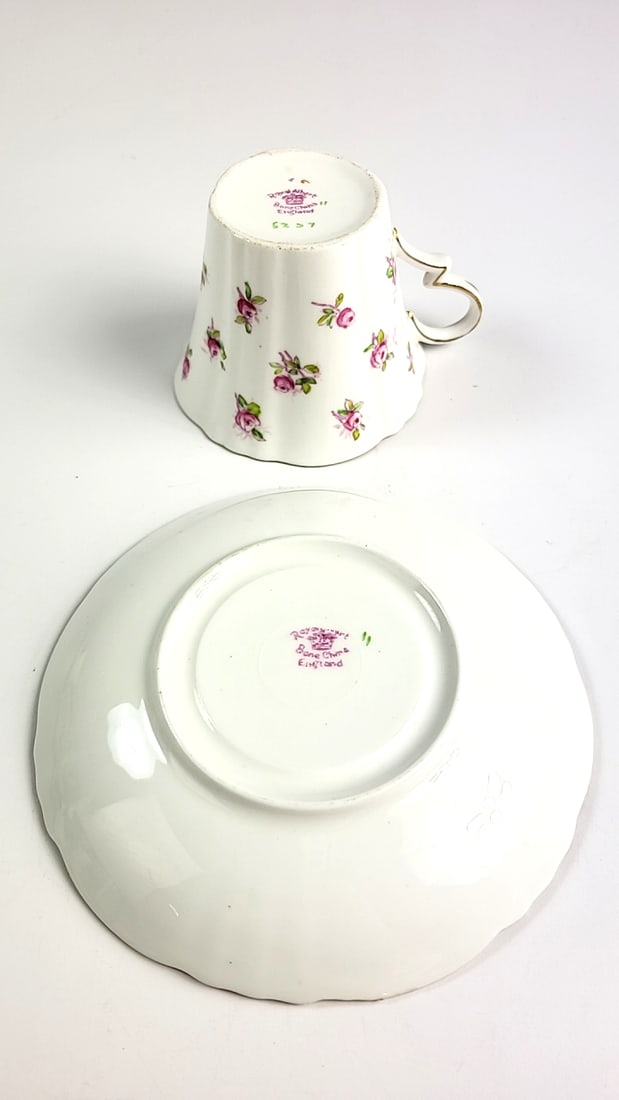 Royal Albert Vintage Floral Teacup and Saucer Set - Pink Roses, Gold Trim, Elegant Design - 2