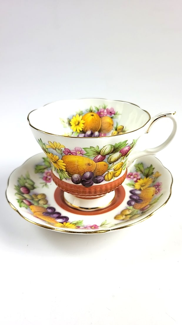 Royal Albert Bone China Country Fayre Series "Dorset" Vintage Fruit Pattern Tea Cup and Saucer Se...: This is a general auction of estate goods. All items as as pictured. Local pick up will be on 3/14 at our warehouse in Sodo (3429 Airport Way S) from 10am-1pm. Items not picked up will be subjec