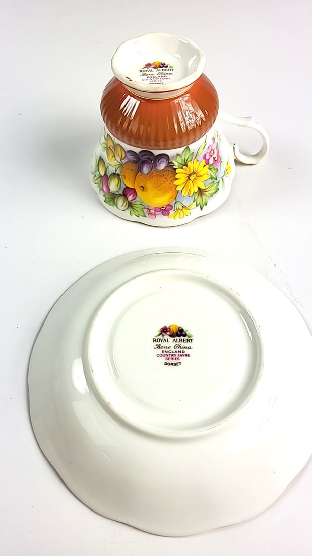 Royal Albert Bone China Country Fayre Series "Dorset" Vintage Fruit Pattern Tea Cup and Saucer Se... - 2