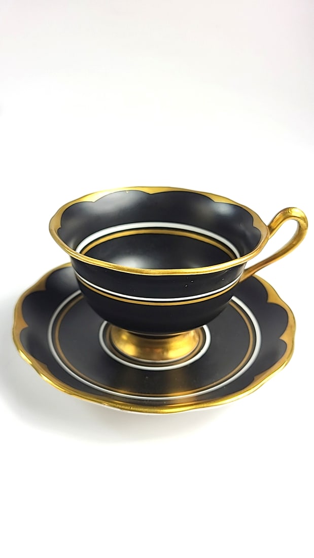 Royal Albert Vintage Black Gold Teacup & Saucer Set with Scalloped Edge Trim, Elegant Design: This is a general auction of estate goods. All items as as pictured. Local pick up will be on 3/14 at our warehouse in Sodo (3429 Airport Way S) from 10am-1pm. Items not picked up will be subjec