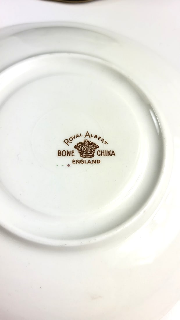 Royal Albert Vintage Black Gold Teacup & Saucer Set with Scalloped Edge Trim, Elegant Design - 4