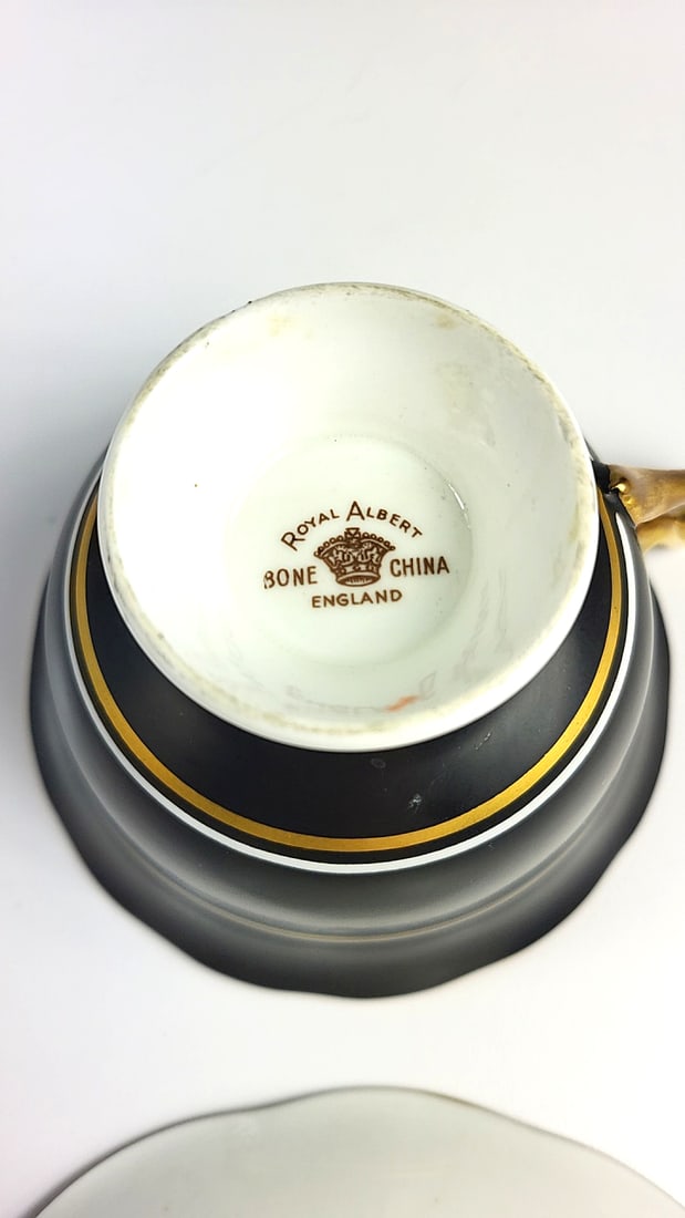 Royal Albert Vintage Black Gold Teacup & Saucer Set with Scalloped Edge Trim, Elegant Design - 5