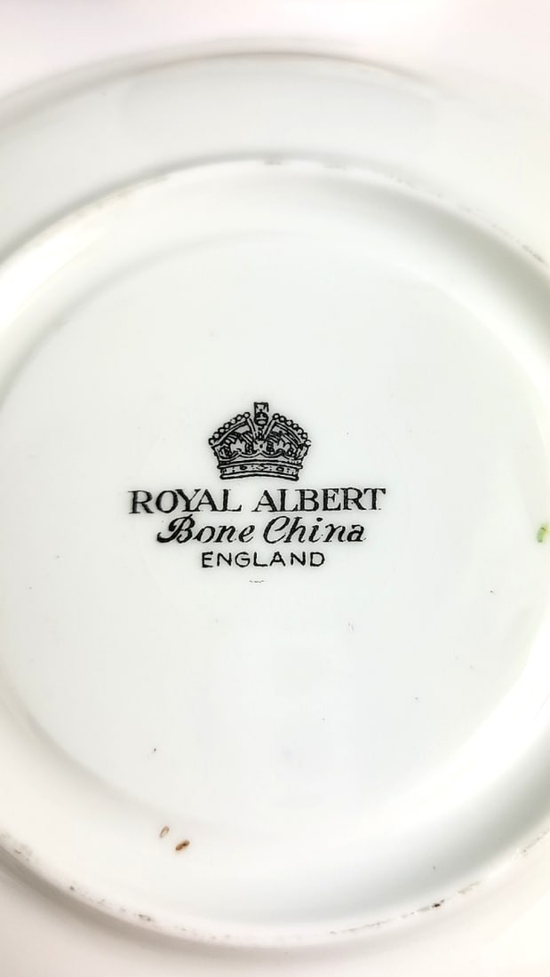 Royal Albert Bone China Antique Porcelain Tea Cup & Saucer Set Black Gold Trim Elegant Design - 3
