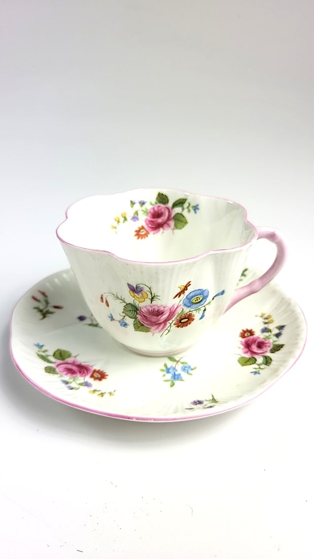 Shelley Fine Bone China Vintage Floral Tea Cup & Saucer Set Pastel Pink Flowers Scalloped Edge Ch...: This is a general auction of estate goods. All items as as pictured. Local pick up will be on 3/14 at our warehouse in Sodo (3429 Airport Way S) from 10am-1pm. Items not picked up will be subjec to a