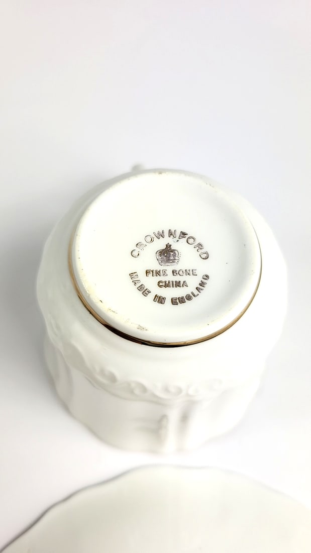 Crownford Fine Bone China Porcelain White Tea Cup and Saucer Set with Gold Trim - 3