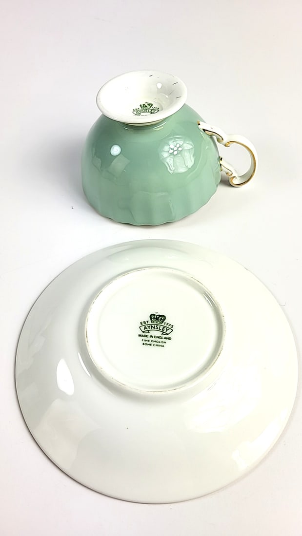 Aynsley Fine Bone China Tea Cup & Saucer Set Floral Green Gold Trim Elegant Vintage Design - 2