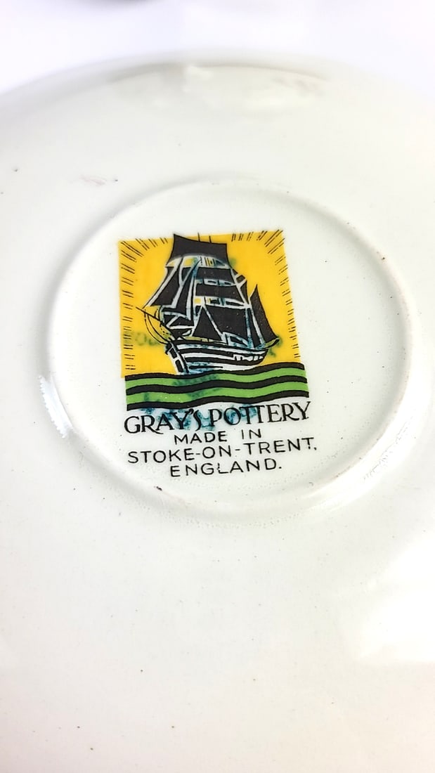 Grays Pottery Vintage Floral Teacup and Saucer Set, Gold Trim, Cream & Brown Cross Design - 3