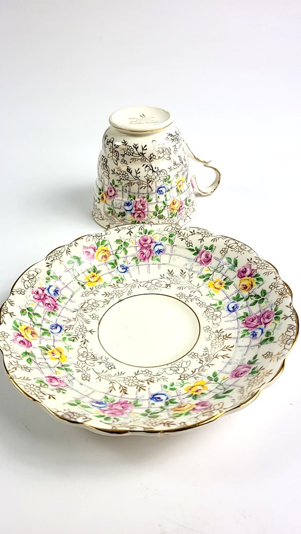 James Kent LTD. "Trellis Rose" Floral Vintage Tea Cup and Saucer Gold Trim Flower Design - 2