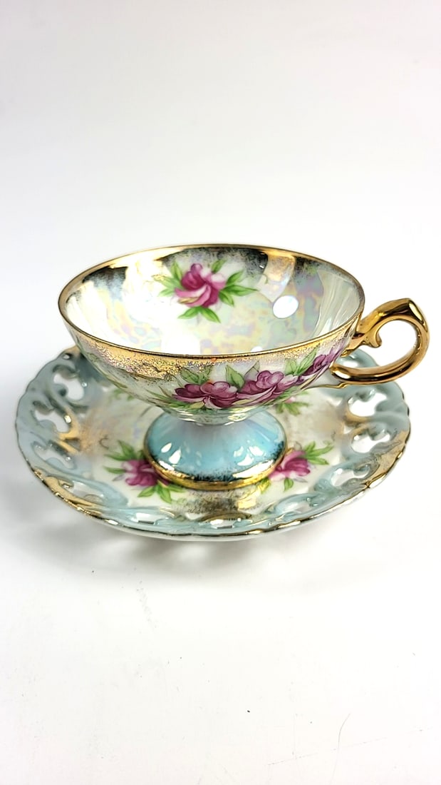 Vintage Unbranded Iridescent China Porcelain Tea Cup & Saucer Set Floral Design Gold Trim (1 of 5)