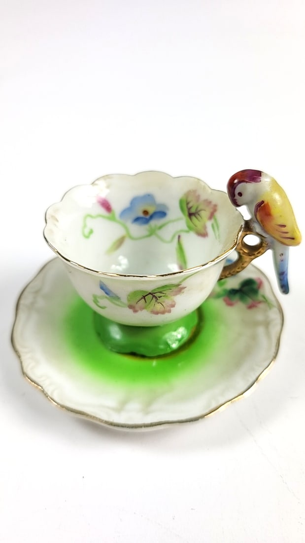 Vintage Knotts Berry Farm & Ghost Town Mini Teacup & Saucer: This is a general auction of estate goods. All items as as pictured. Local pick up will be on 3/14 at our warehouse in Sodo (3429 Airport Way S) from 10am-1pm. Items not picked up will be subjec