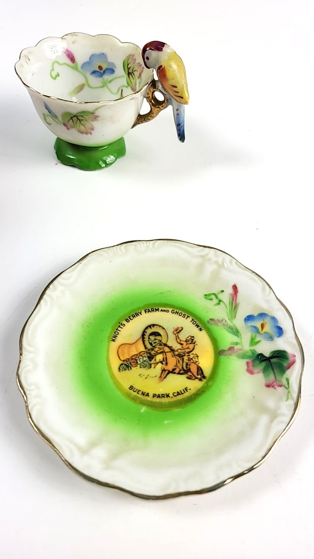 Vintage Knotts Berry Farm & Ghost Town Mini Teacup & Saucer - 3