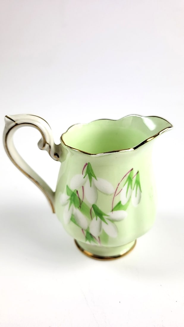 Vintage Royal Albert " Laurentian Snowdrop " Bone China Floral Porcelain Creamer Mini Pitcher Green (1 of 3)