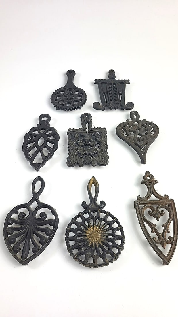 Vintage Wilton Cast Iron Trivets Set Victorian Style Ornate Decorative Collectible Kitchen Decor: This is a general auction of estate goods. All items as as pictured. Local pick up will be on 3/14 at our warehouse in Sodo (3429 Airport Way S) from 10am-1pm. Items not picked up will be subjec