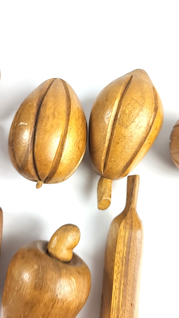 Vintage Wooden Fruit DÃ©cor Set - Teak? Grapes, Apple, Banana - Carved Kitchen Display Pro - 6