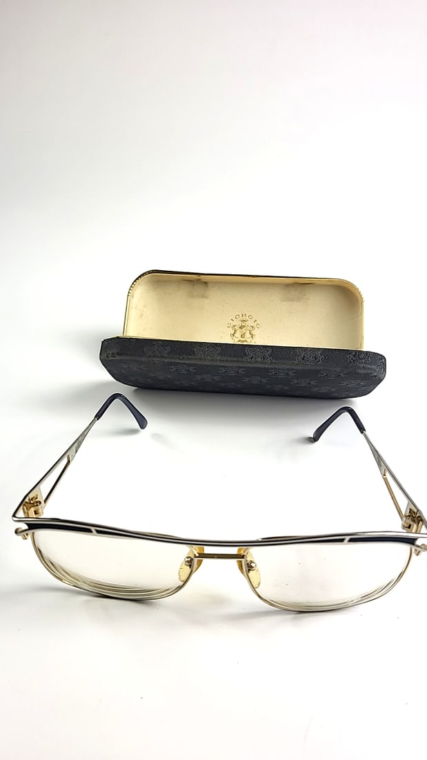 Giorgio Beverly Hills Vintage Eyeglasses with Case Gold Half Rim Almost Rectangular Frames: This is a general auction of estate goods. All items as as pictured. Local pick up will be on 3/14 at our warehouse in Sodo (3429 Airport Way S) from 10am-1pm. Items not picked up will be subjec to a