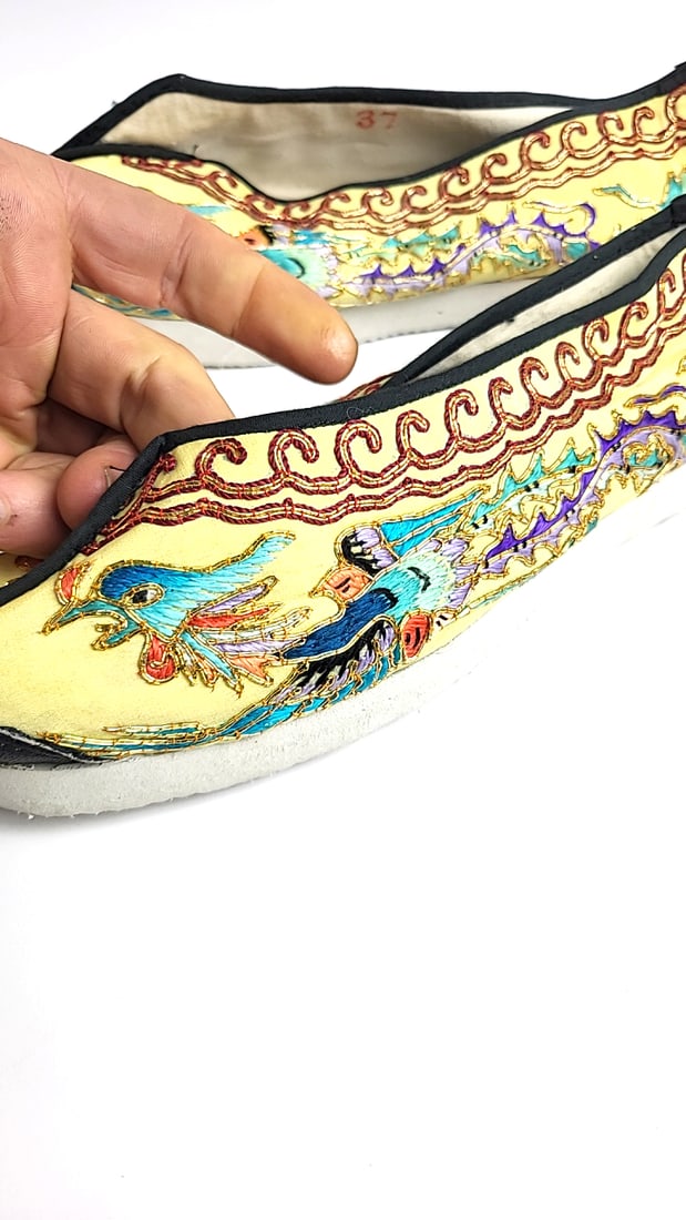 (1) Vintage Embroidered Chinese Opera House Slip-On Shoes Size 37 Yellow Multicolor Dragon Design - 2