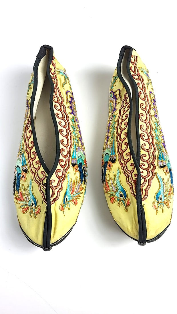 (1) Vintage Embroidered Chinese Opera House Slip-On Shoes Size 37 Yellow Multicolor Dragon Design - 5
