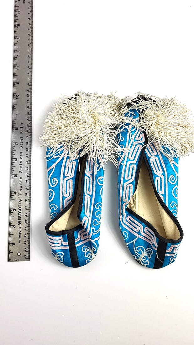 (1) Vintage Embroidered Chinese Opera House Slip-On Shoes Size see pics Blue Multicolor - 4