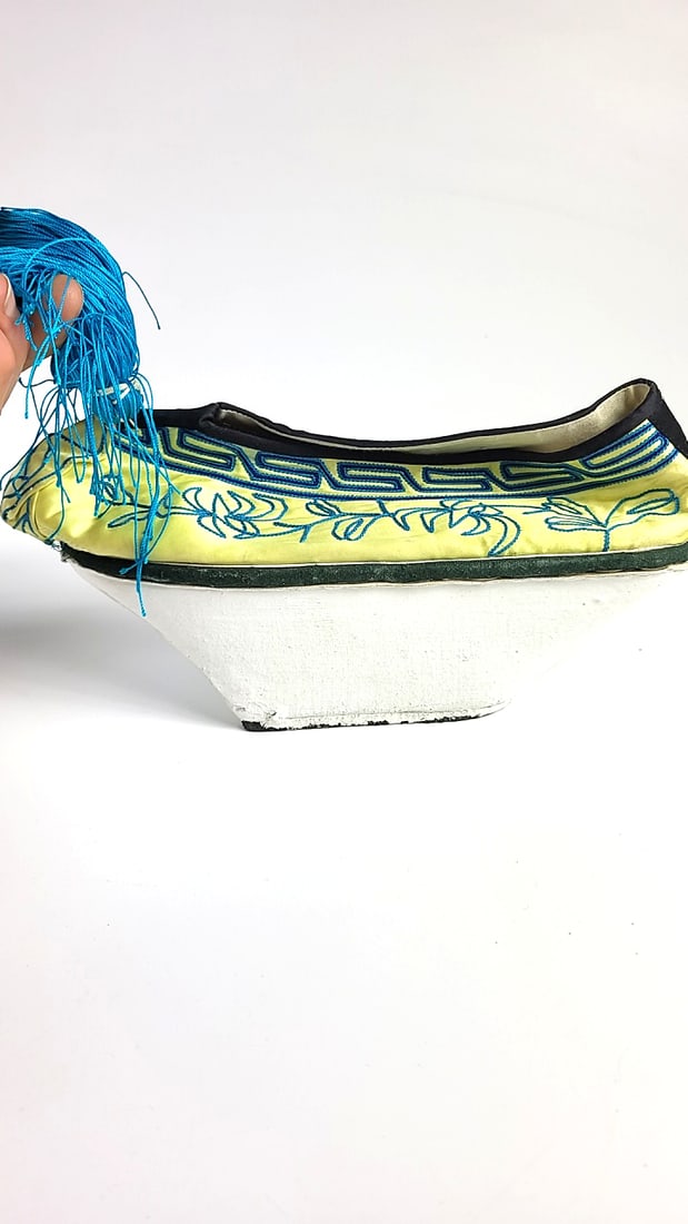 Vintage Embroidered Chinese Opera House Slip-On Shoes With 2" Middle Platform Size see pics Yello... - 5