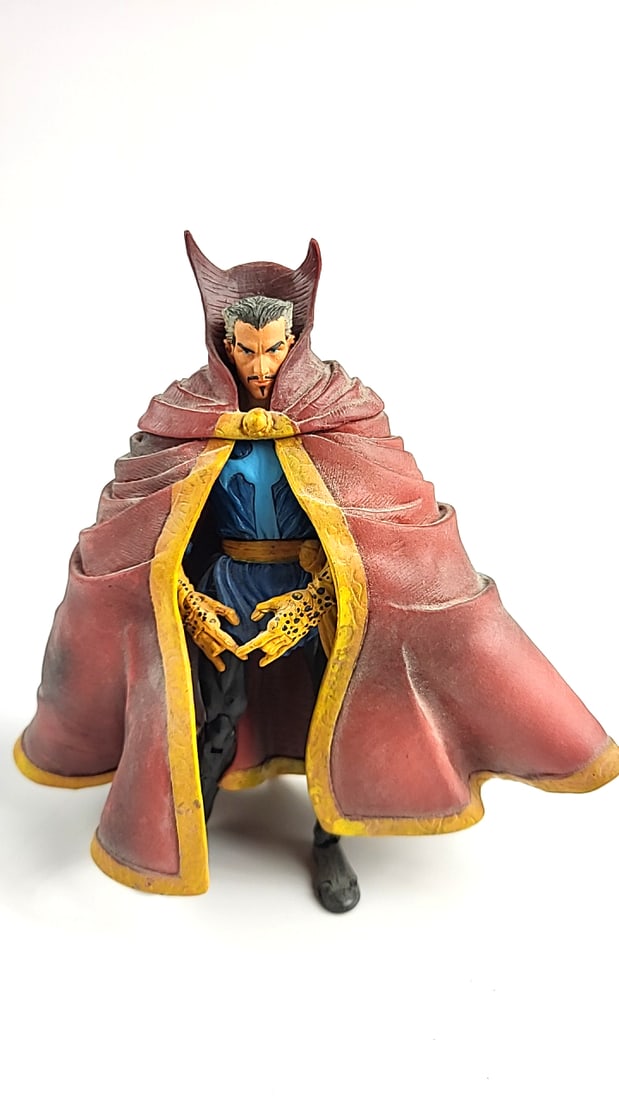 Vintage Marvel Legends Action Figure 2003 - Sorcerer Supreme, Doctor Strange? Red Rubber Cape (1 of 5)