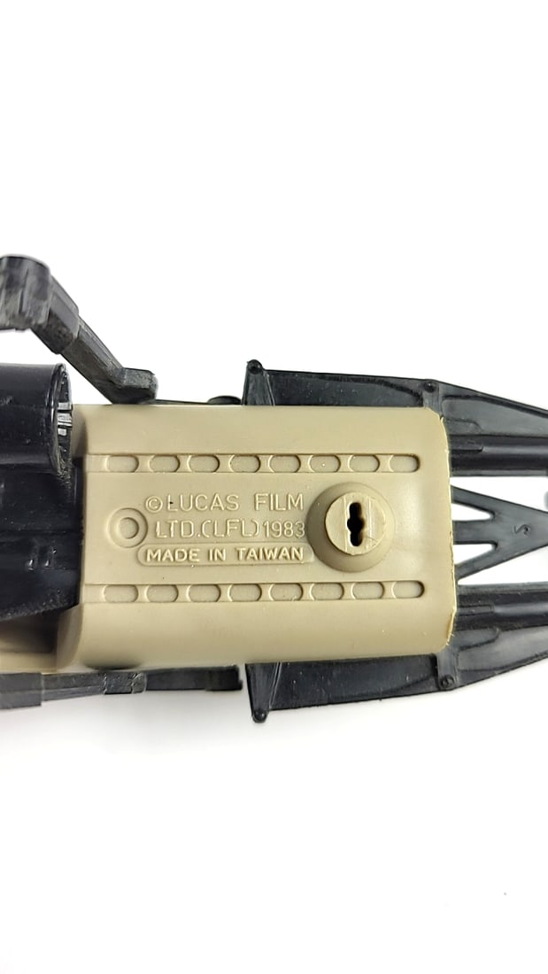 Vintage 1983 Lucas Film Star Wars Speeder Bike Model Toy - Beige & Black - Collectible Sci-Fi Rep... - 2
